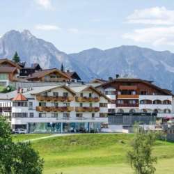 St. Peter Hotel & Chalets