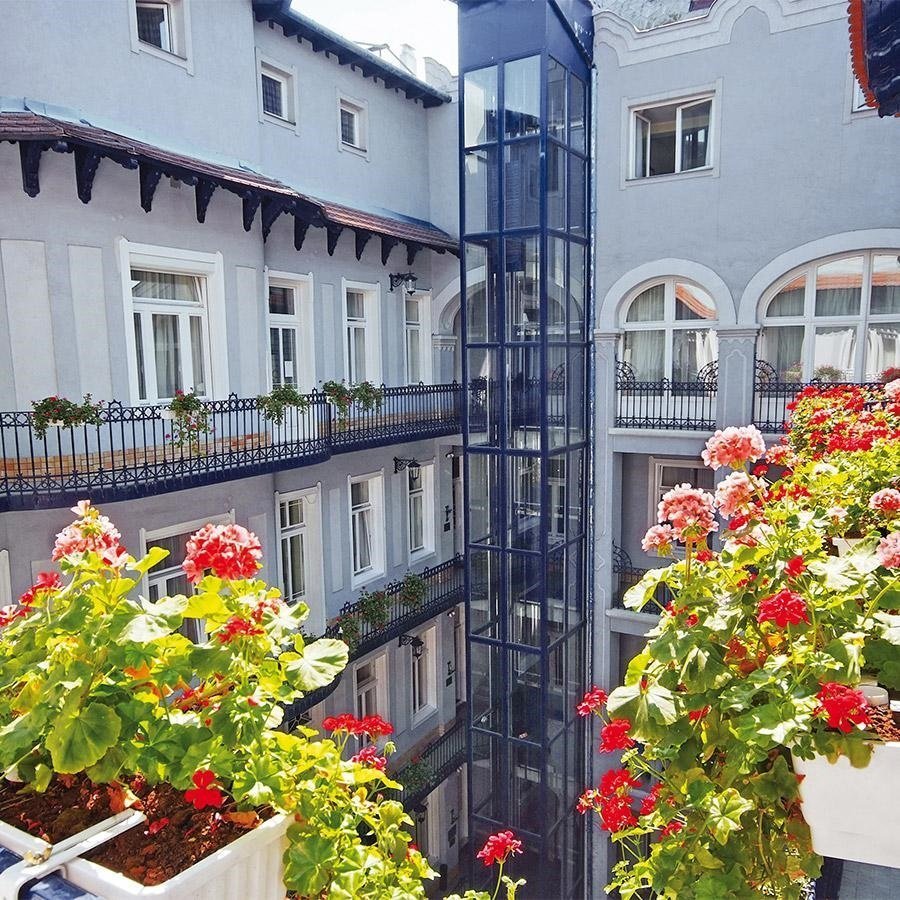 Baross City Hotel