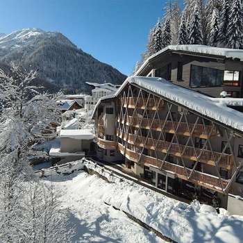 ARPURIA | hidden luxury mountain home