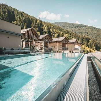 Boutique Hotel & Chalets Bergwiesenglück